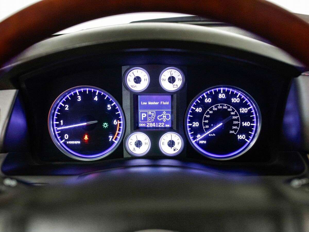 Lexus LX570 2008 - фото автомобиля