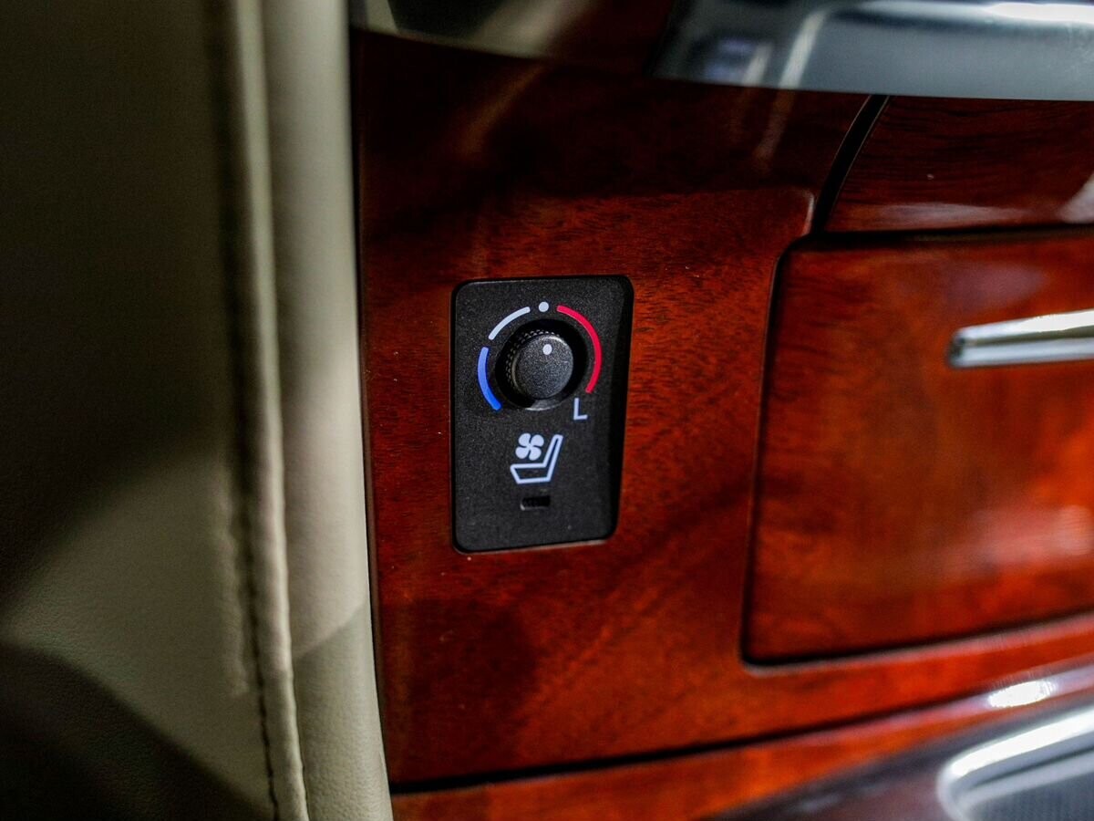 Lexus LX570 2008 - фото автомобиля