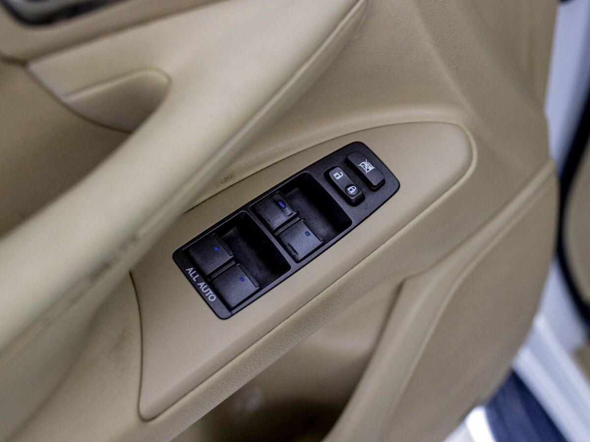 Lexus LX570 2008 - фото автомобиля