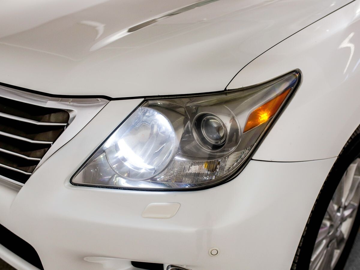 Lexus LX570 2008 - фото автомобиля