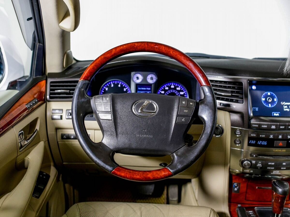 Lexus LX570 2008 - фото автомобиля