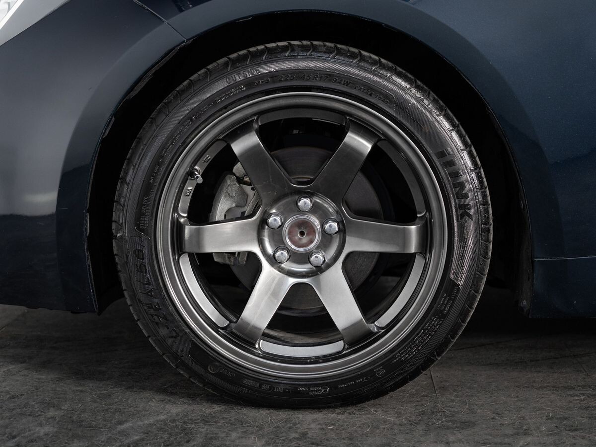 Toyota Corolla 2018 - фото автомобиля