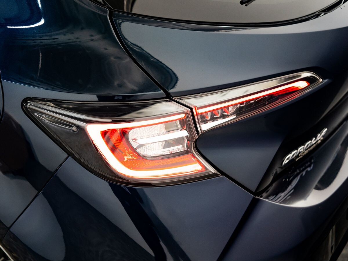 Toyota Corolla 2018 - фото автомобиля
