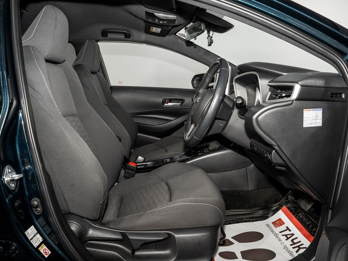 Toyota Corolla 2018 - фото автомобиля
