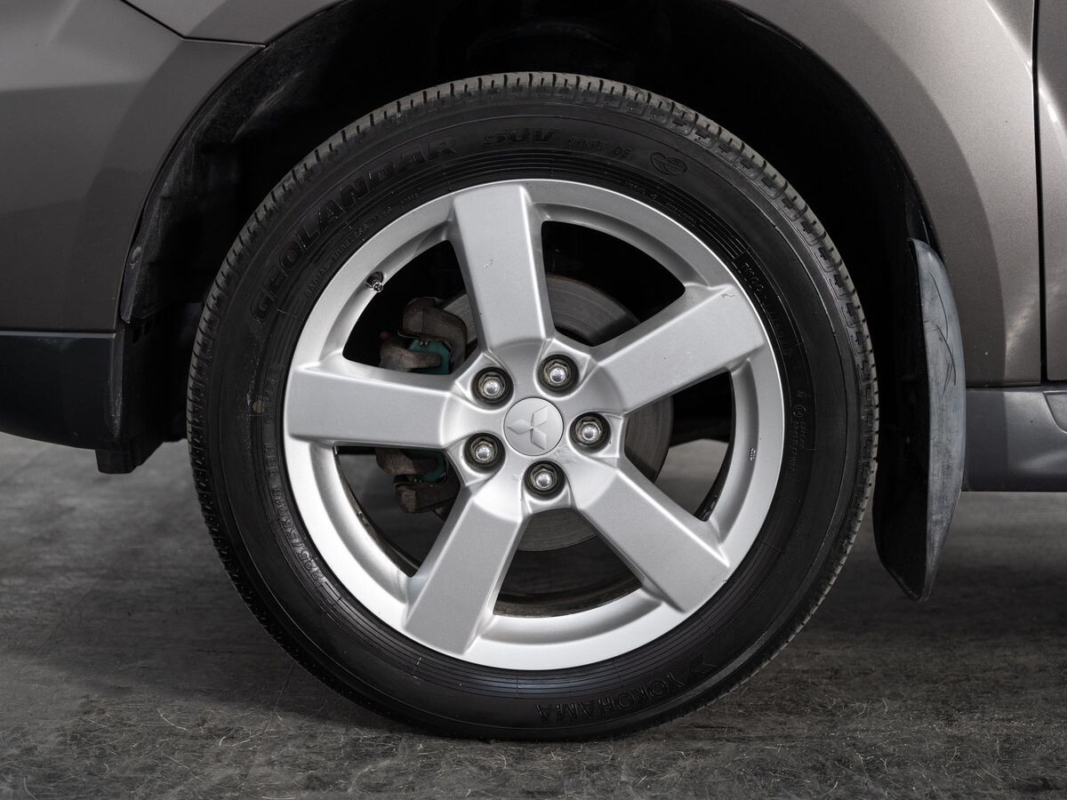 Mitsubishi Outlander 2011 - фото автомобиля