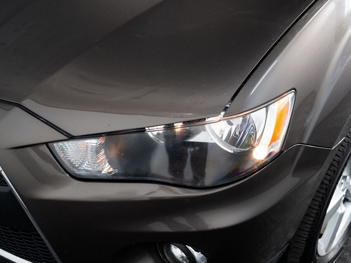 Mitsubishi Outlander 2011 - фото автомобиля