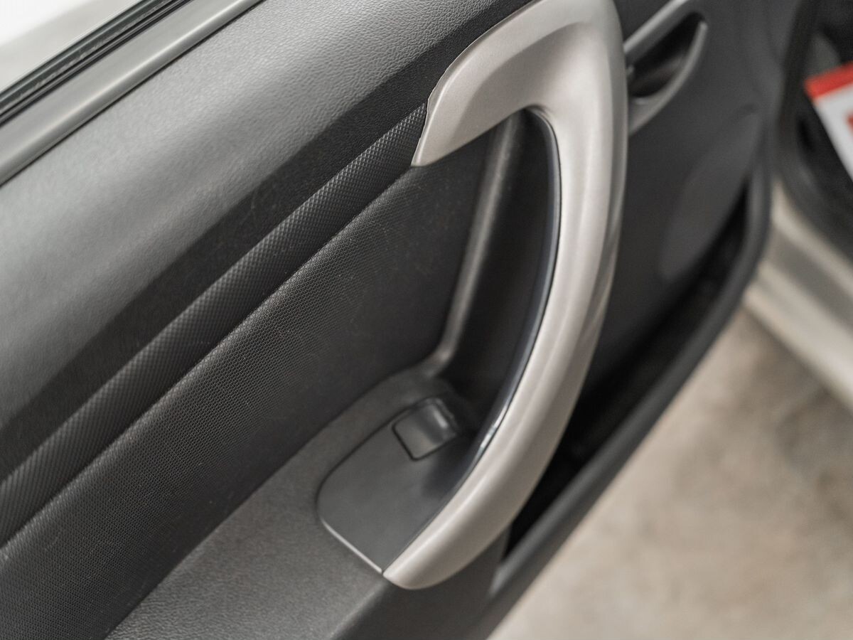 Renault Sandero 2010 - фото автомобиля