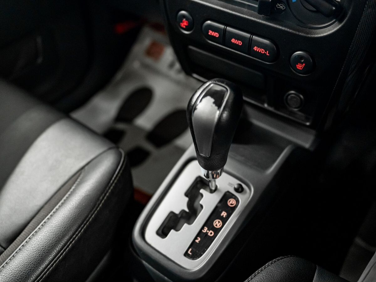Suzuki Jimny 2010 - фото автомобиля