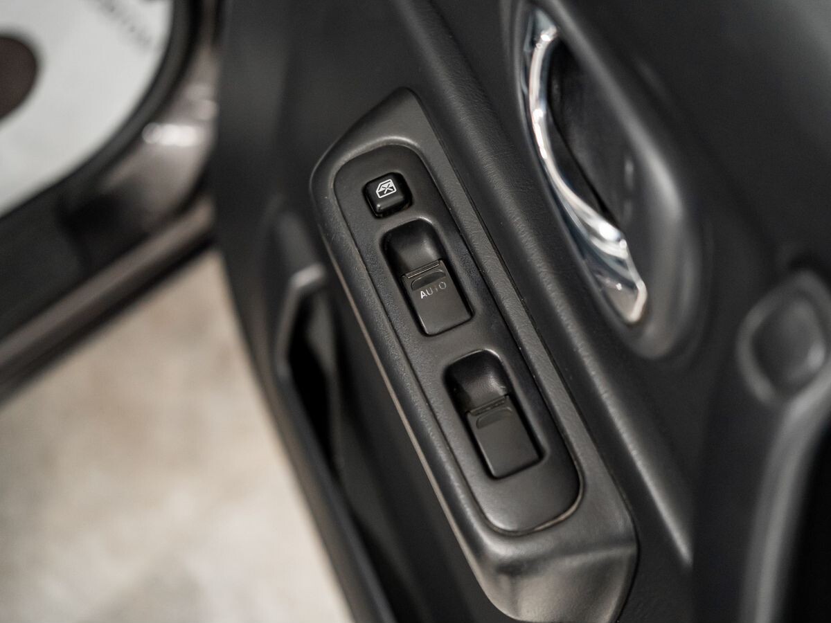 Suzuki Jimny 2010 - фото автомобиля