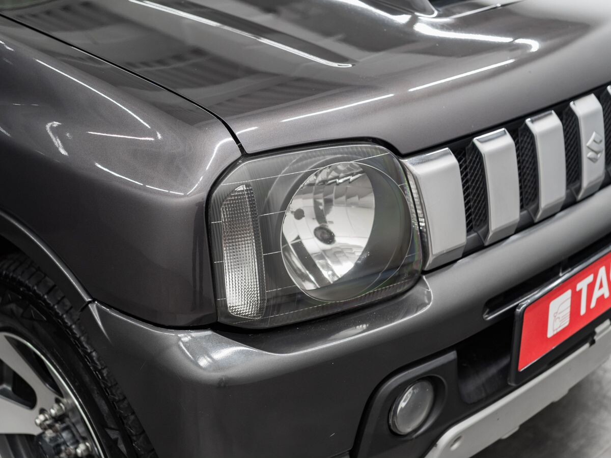 Suzuki Jimny 2010 - фото автомобиля