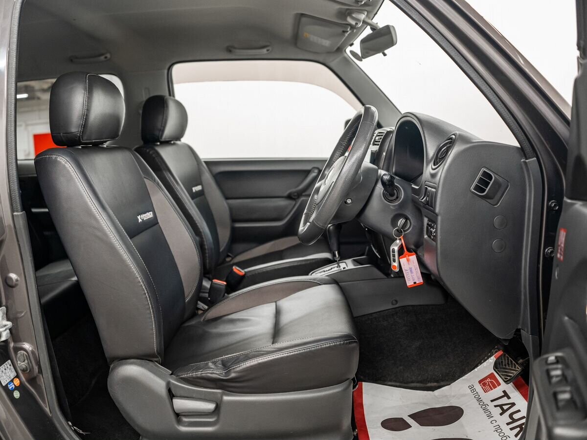 Suzuki Jimny 2010 - фото автомобиля