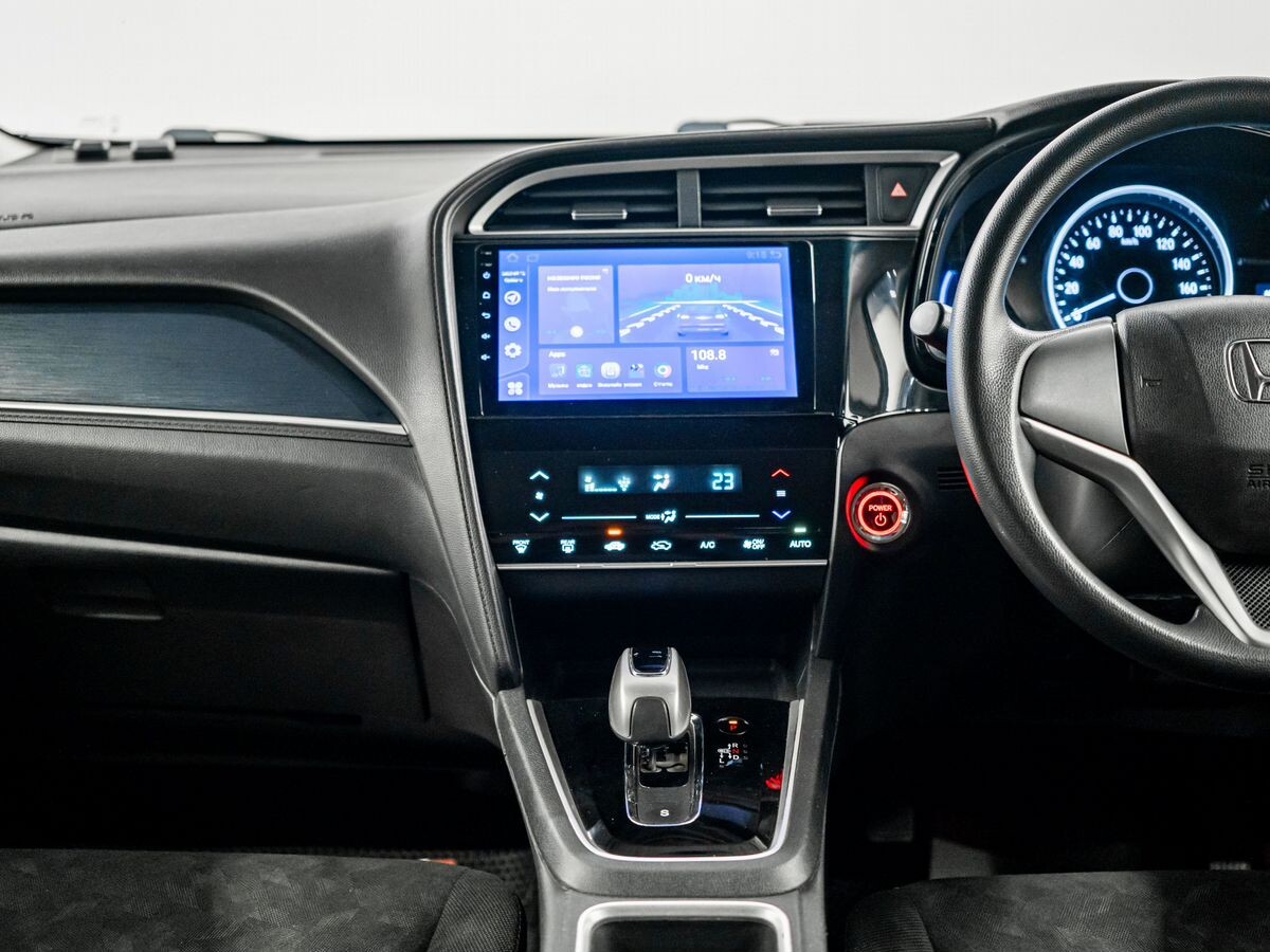 Honda Shuttle 2019 - фото автомобиля