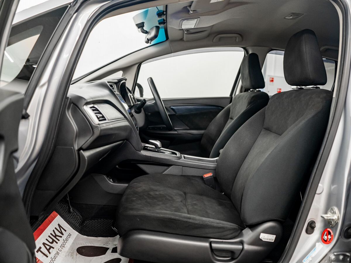 Honda Shuttle 2019 - фото автомобиля