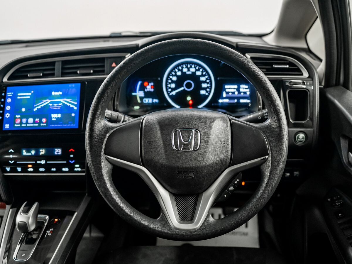 Honda Shuttle 2019 - фото автомобиля