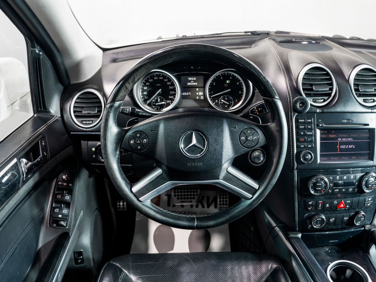 Mercedes-Benz GL-Class 2011 - фото автомобиля