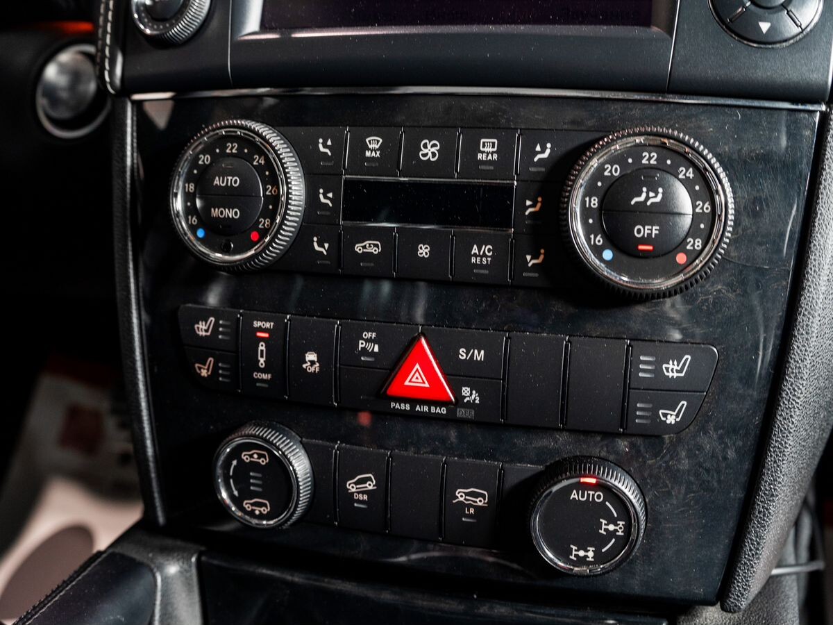 Mercedes-Benz GL-Class 2011 - фото автомобиля