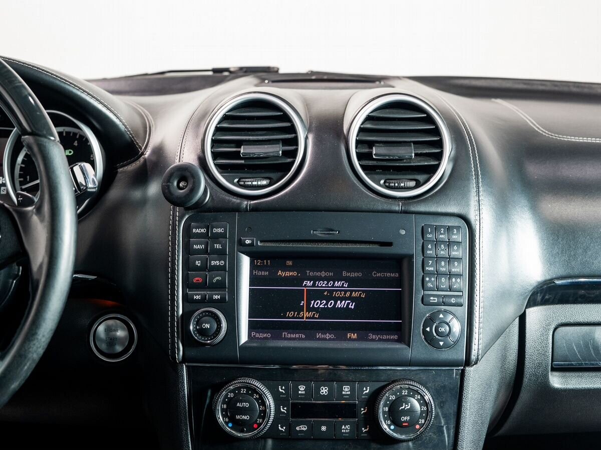 Mercedes-Benz GL-Class 2011 - фото автомобиля