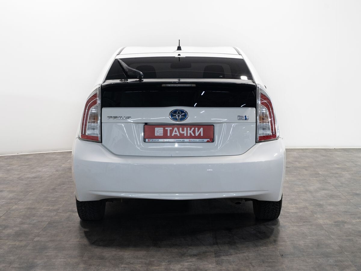 Toyota Prius 2014 - фото автомобиля