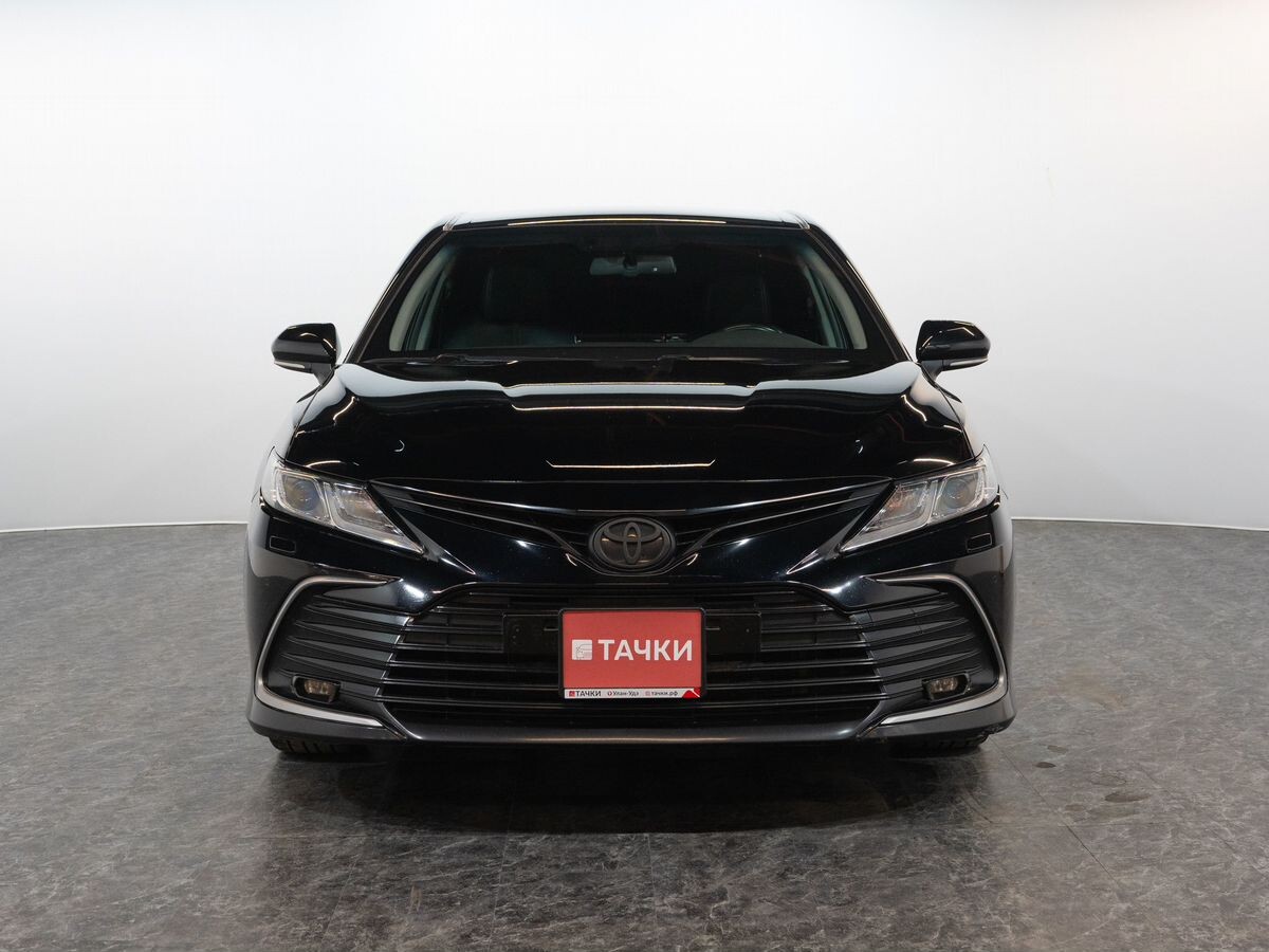 Toyota Camry 2021 - фото автомобиля