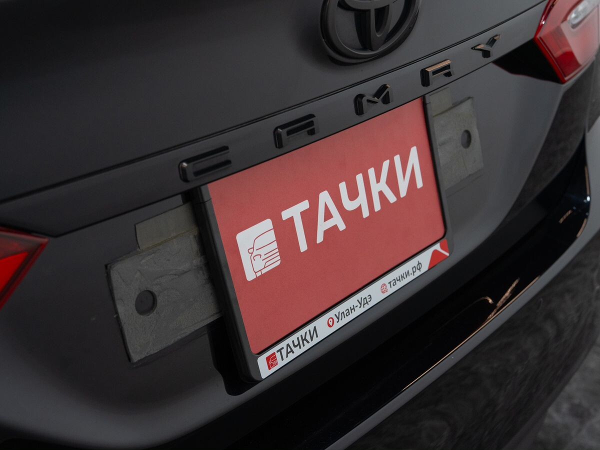 Toyota Camry 2021 - фото автомобиля