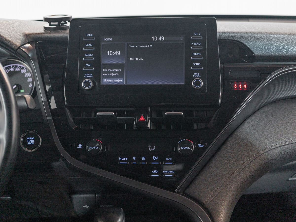 Toyota Camry 2021 - фото автомобиля