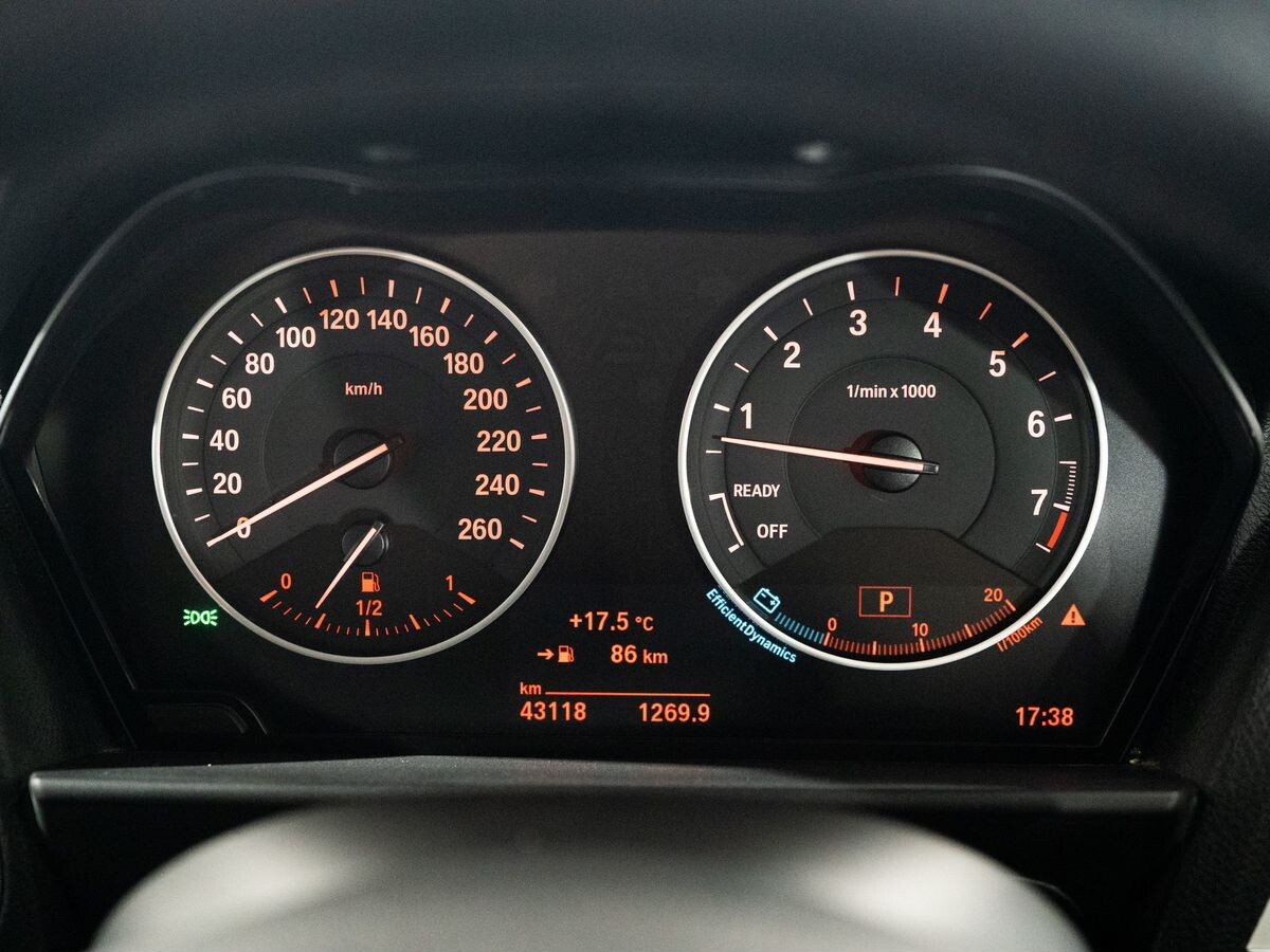 BMW 1-Series 2015 - фото автомобиля