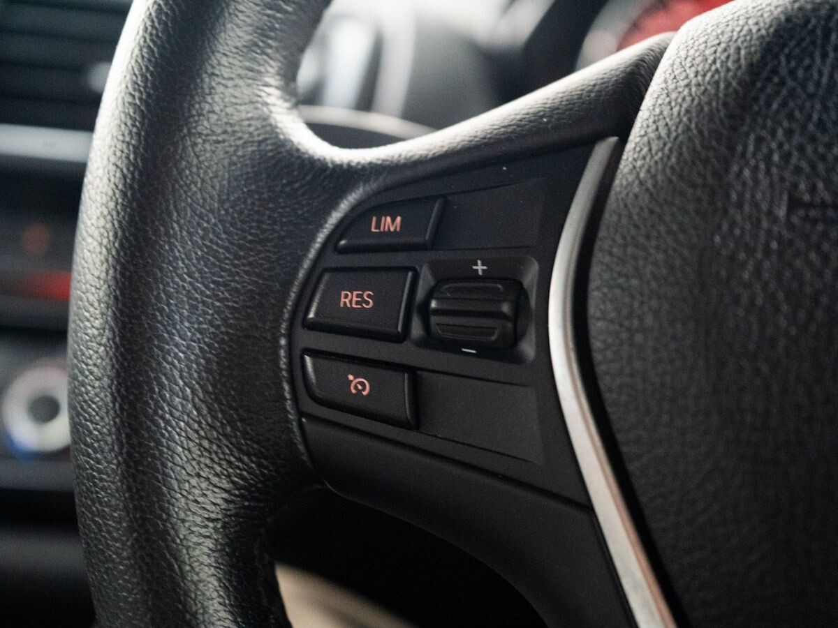 BMW 1-Series 2015 - фото автомобиля
