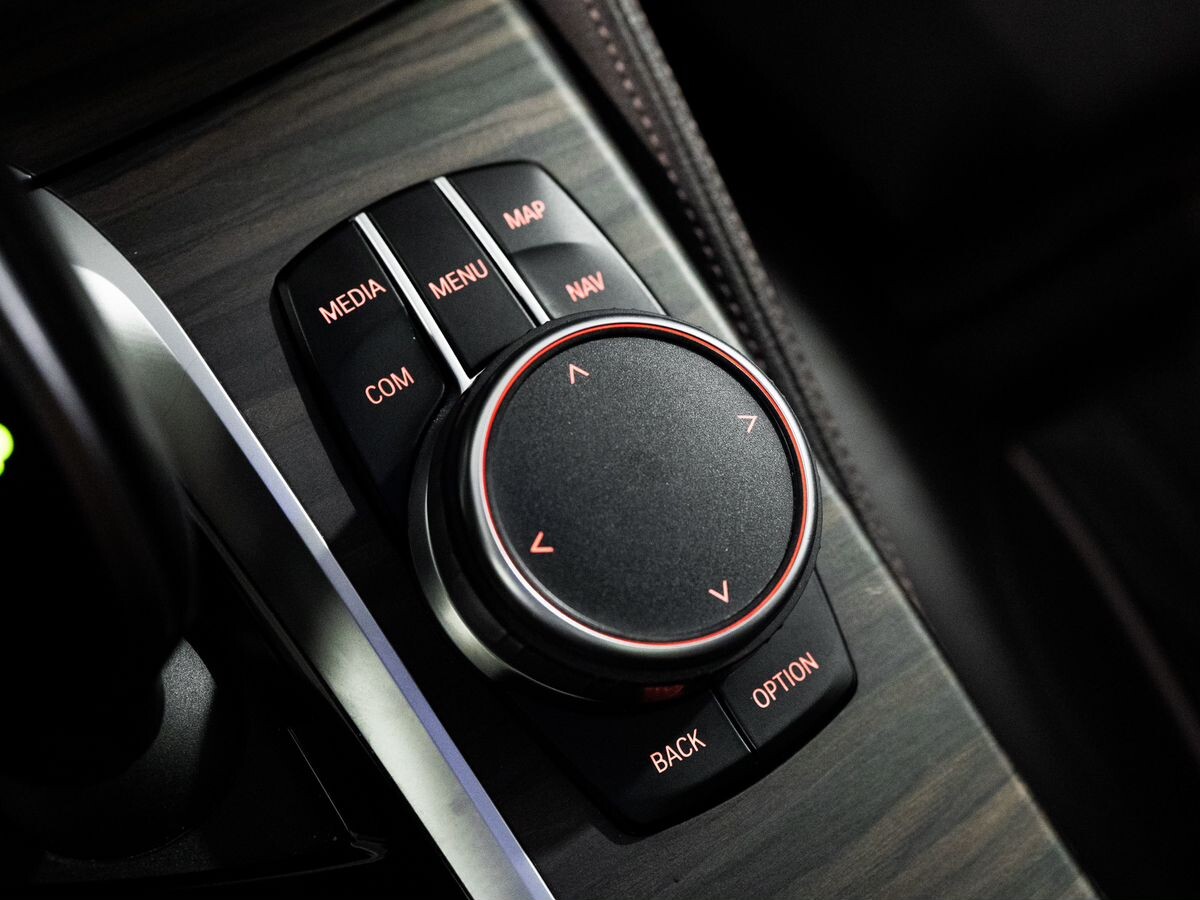 BMW 5-Series 2020 - фото автомобиля