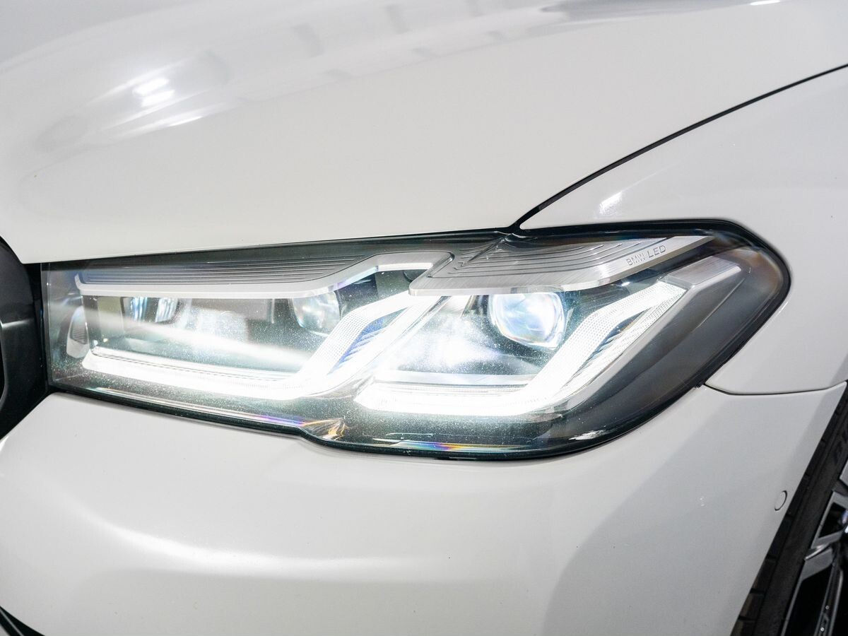 BMW 5-Series 2020 - фото автомобиля