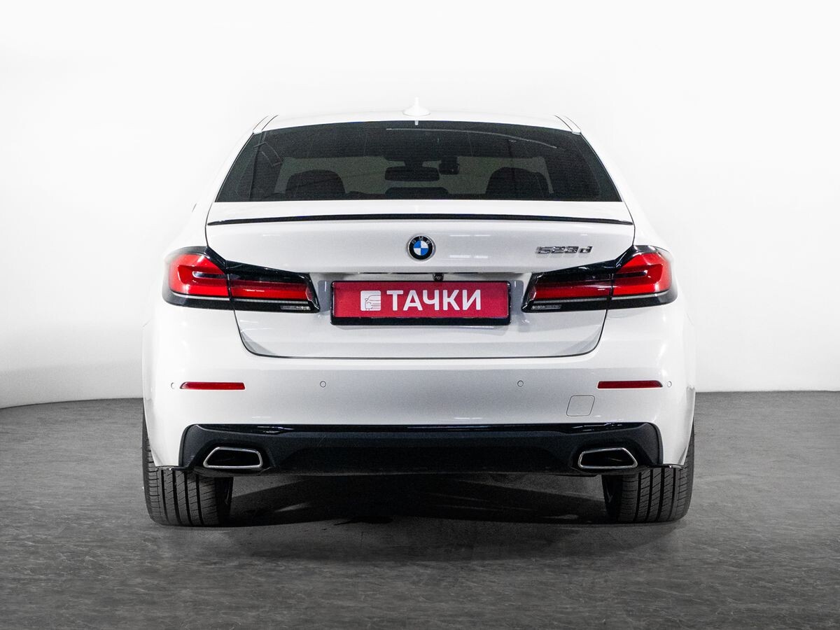 BMW 5-Series 2020 - фото автомобиля