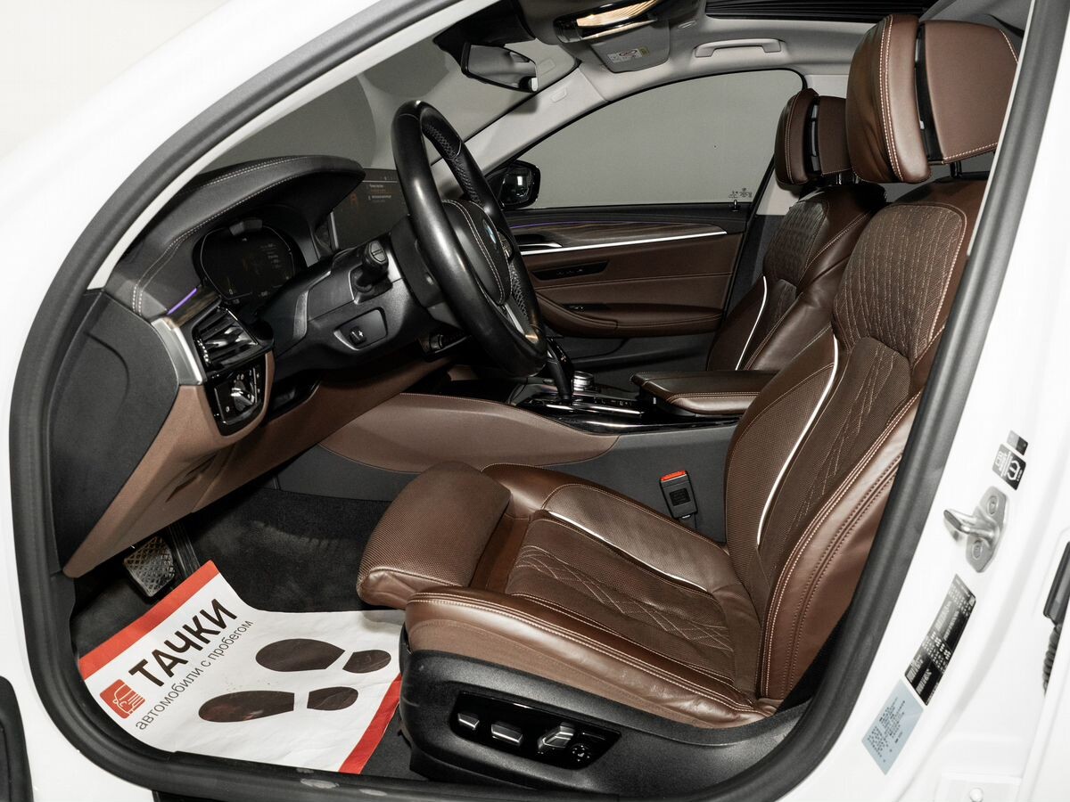 BMW 5-Series 2020 - фото автомобиля