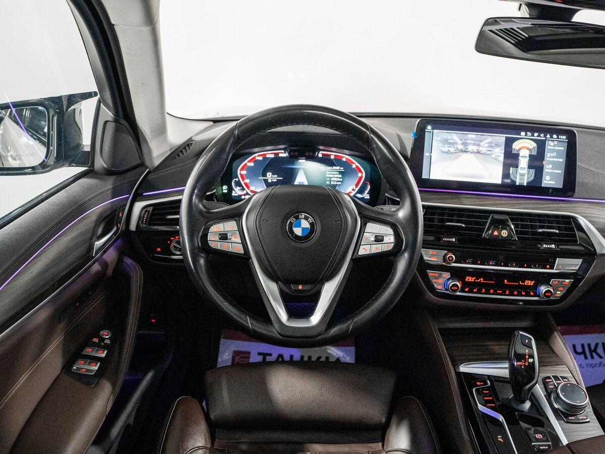 BMW 5-Series 2020 - фото автомобиля