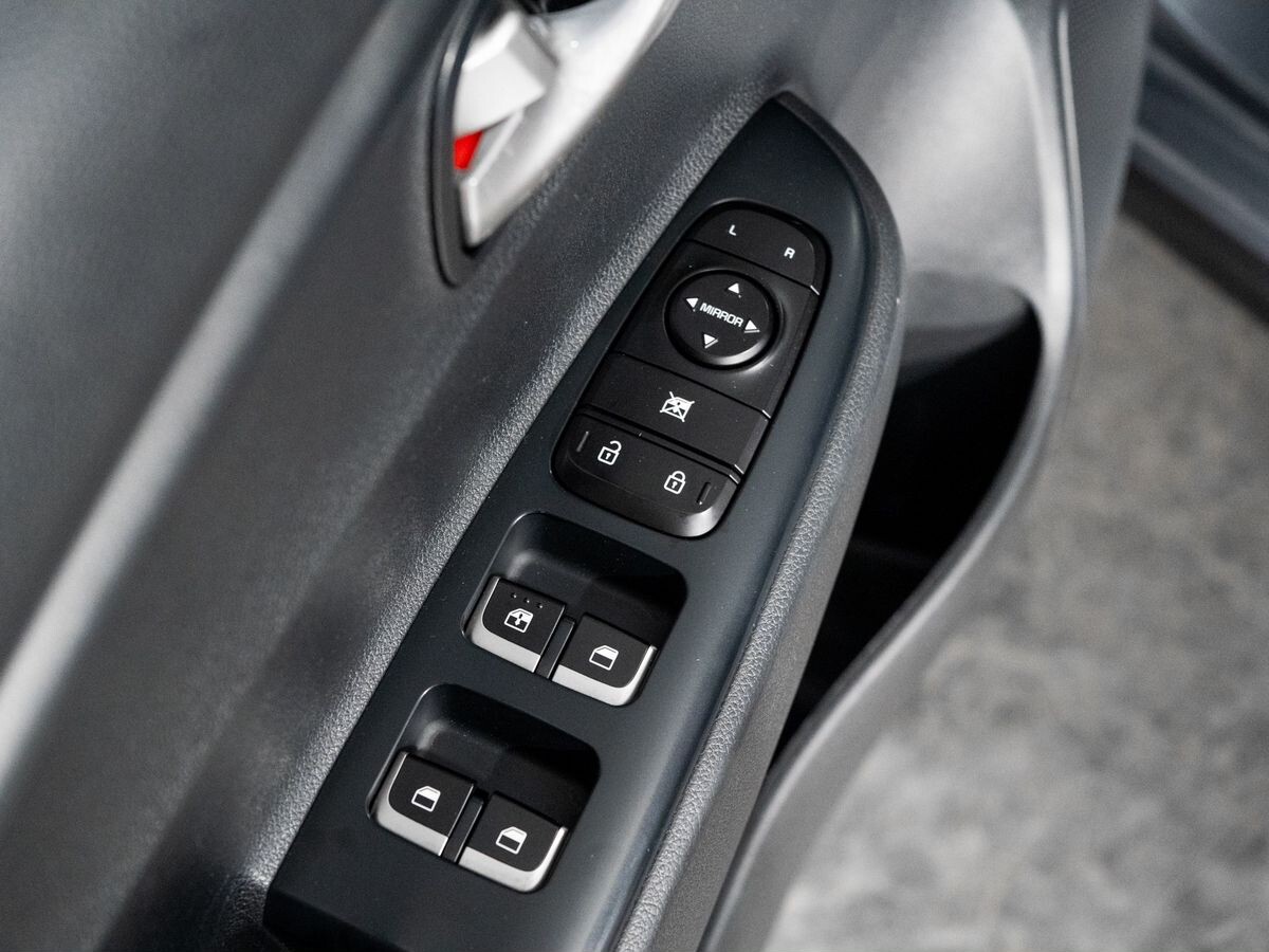 Kia Rio X (X-Line) 2021 - фото автомобиля