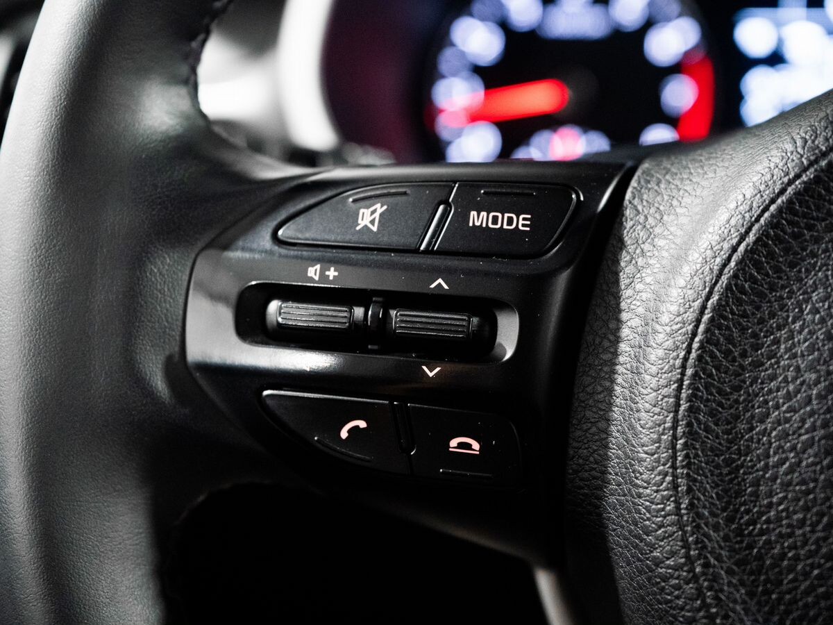 Kia Rio X (X-Line) 2021 - фото автомобиля