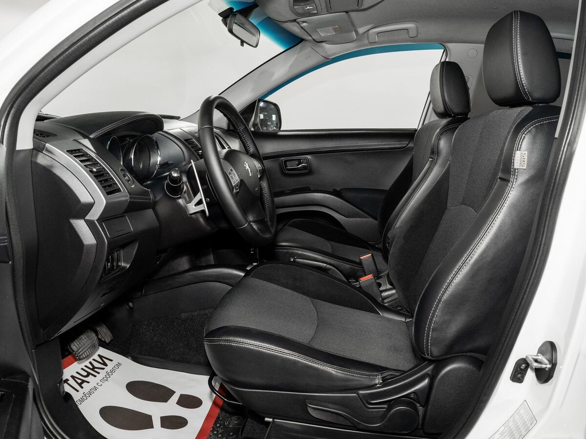 Peugeot 4007 2011 - фото автомобиля