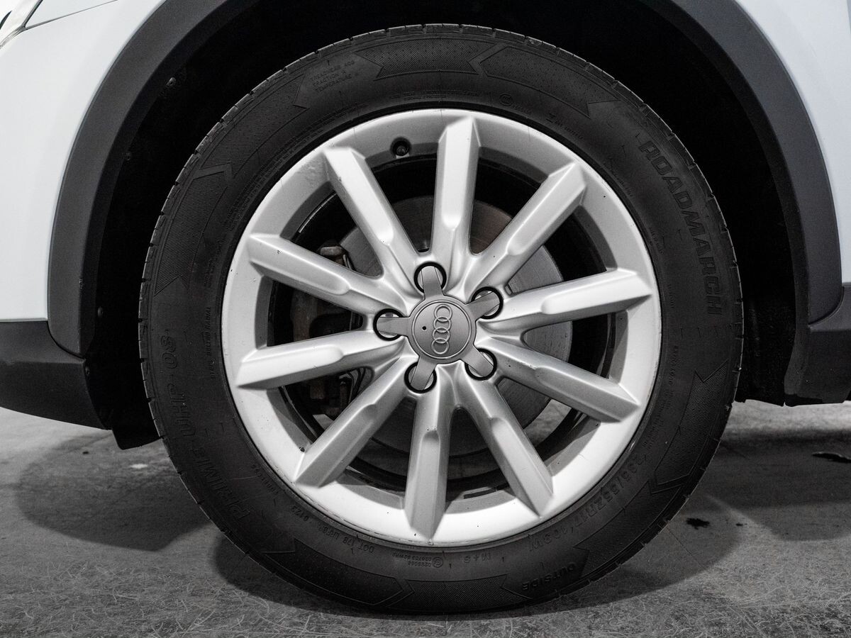 Audi Q3 2013 - фото автомобиля