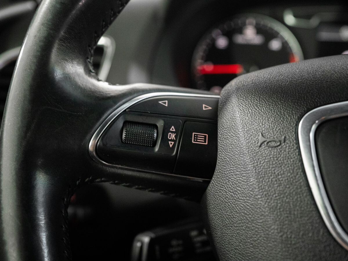 Audi Q3 2013 - фото автомобиля
