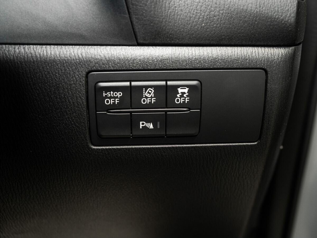 Mazda Axela 2018 - фото автомобиля