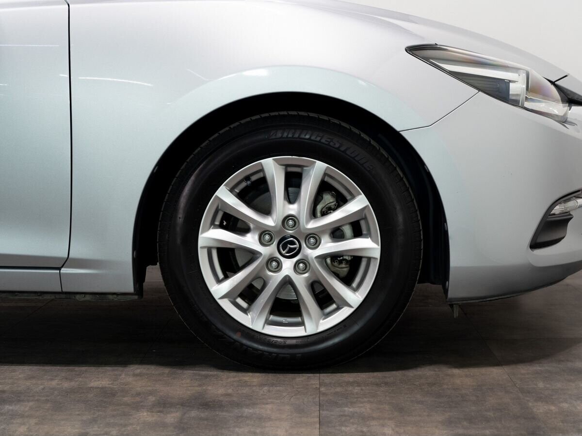 Mazda Axela 2018 - фото автомобиля