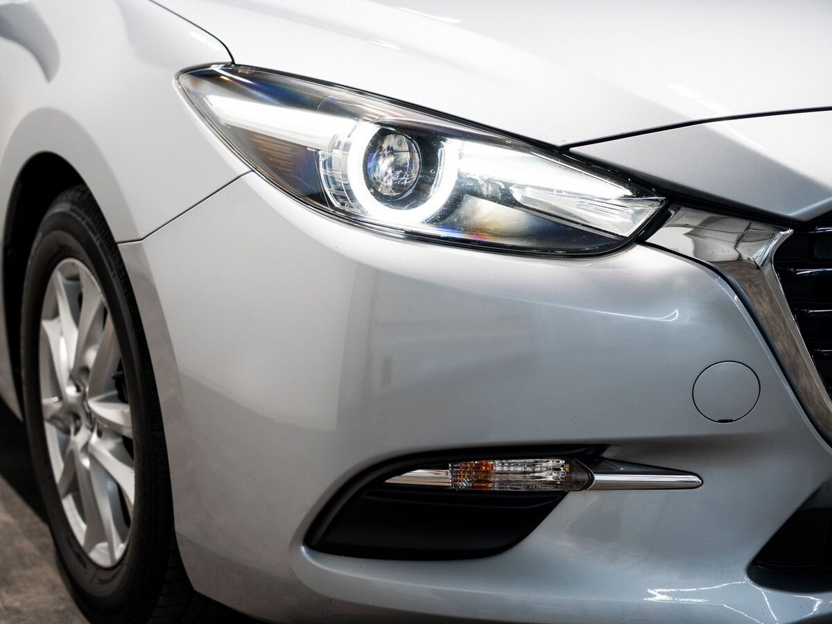 Mazda Axela 2018 - фото автомобиля