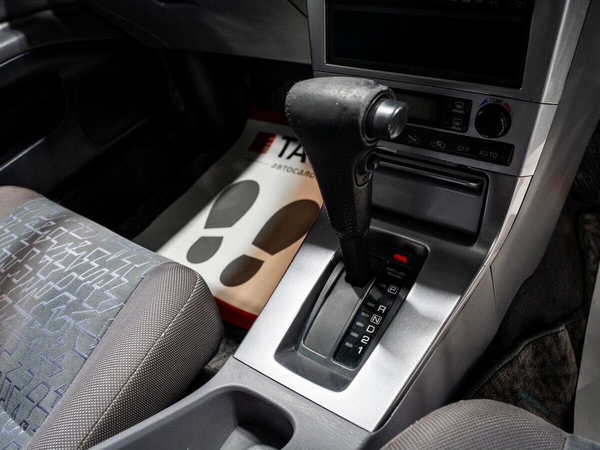 Nissan Avenir 2000 - фото автомобиля