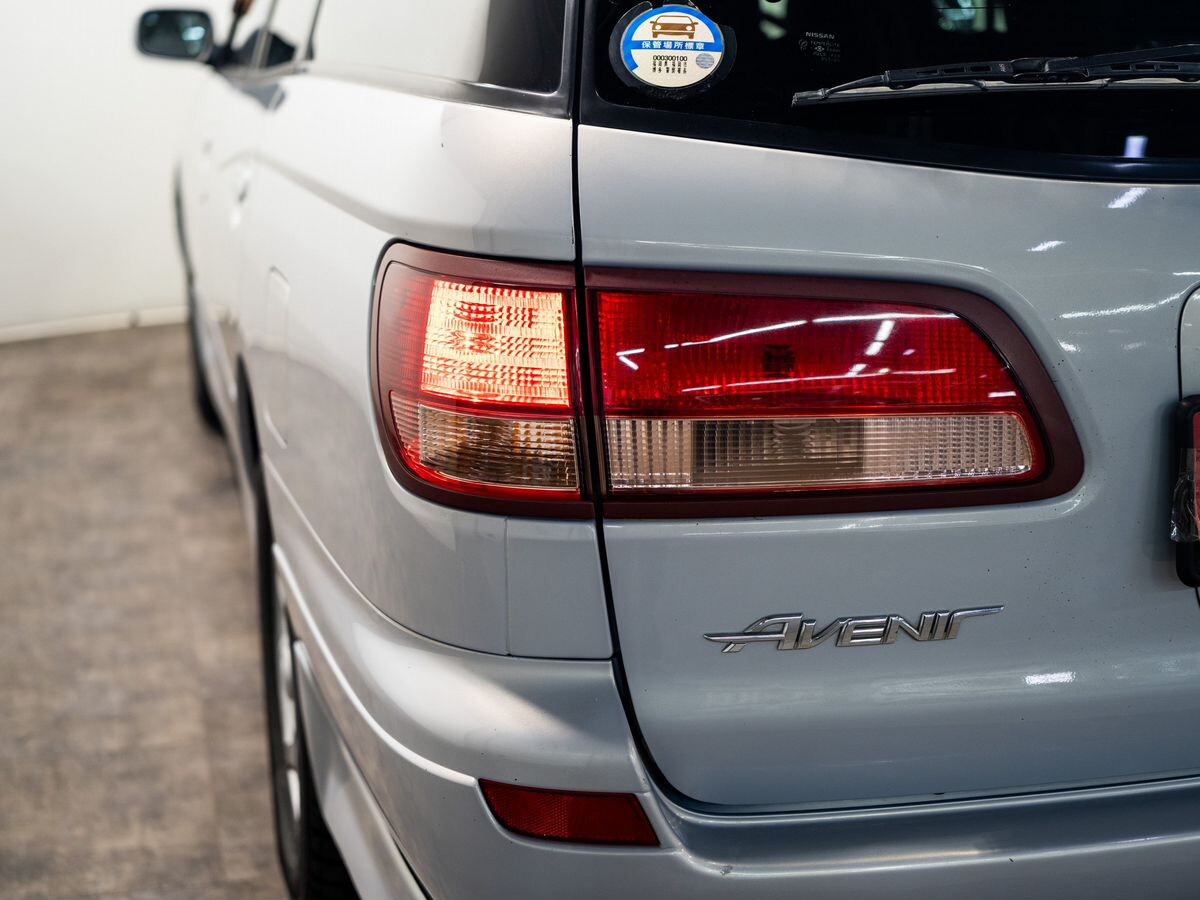 Nissan Avenir 2000 - фото автомобиля