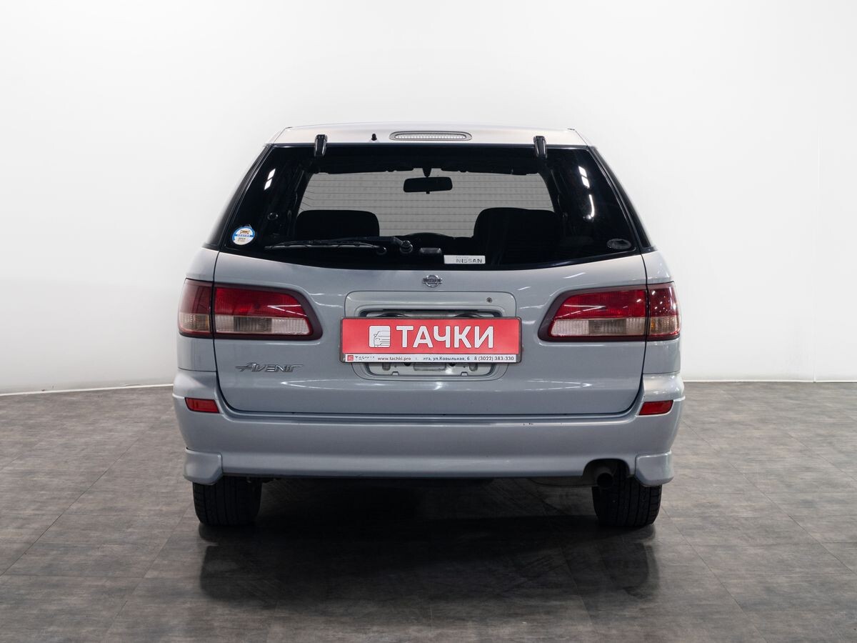 Nissan Avenir 2000 - фото автомобиля