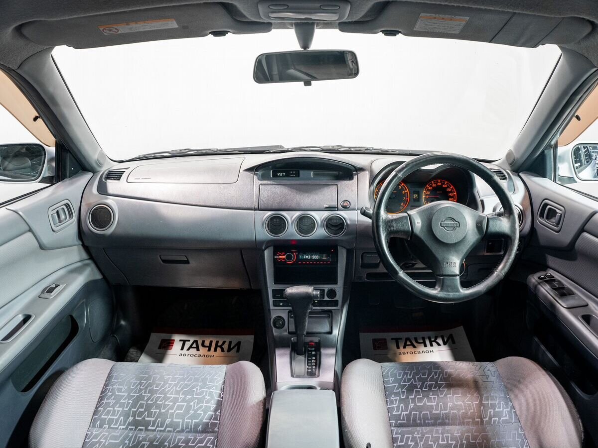 Nissan Avenir 2000 - фото автомобиля