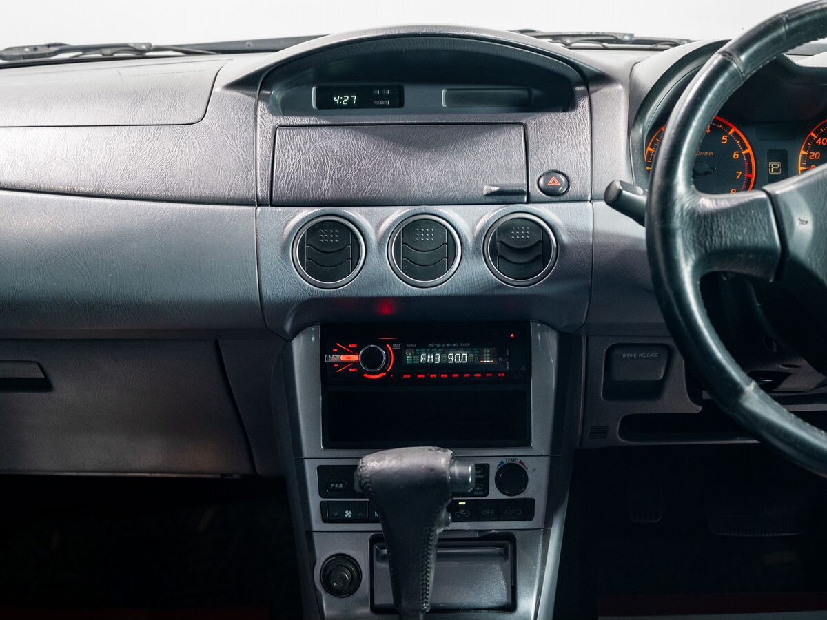 Nissan Avenir 2000 - фото автомобиля