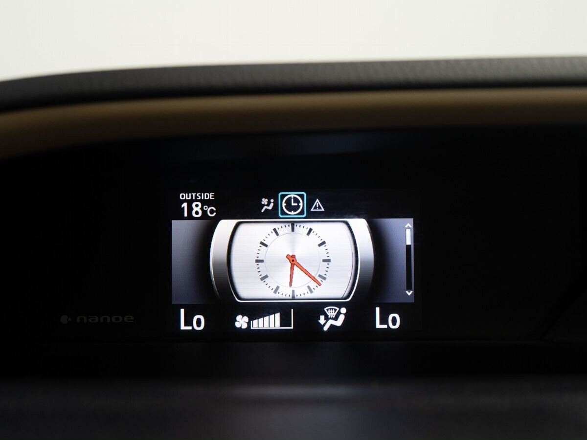Toyota Noah 2014 - фото автомобиля