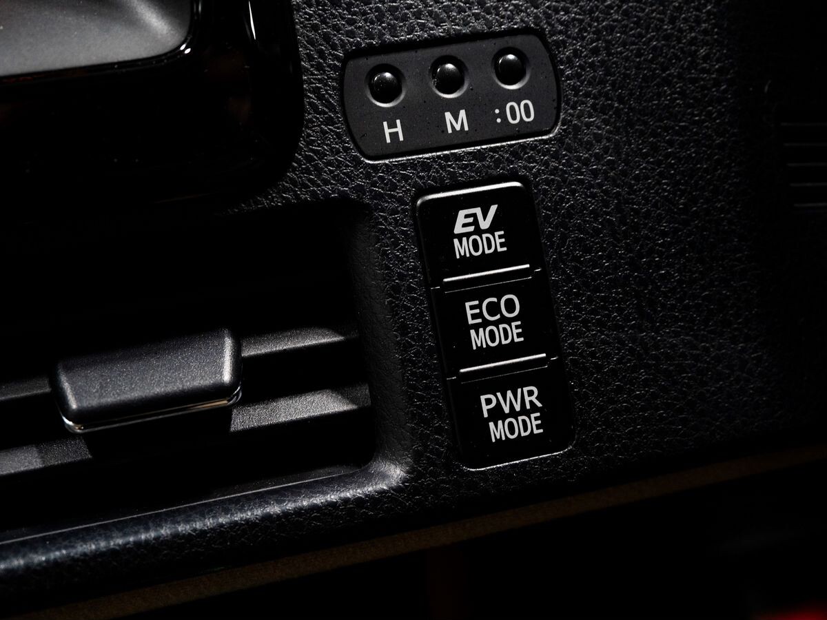 Toyota Noah 2014 - фото автомобиля