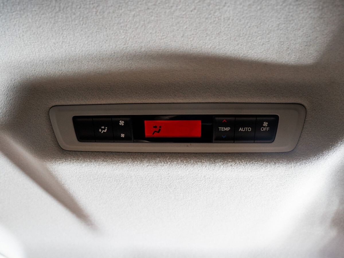 Toyota Noah 2014 - фото автомобиля