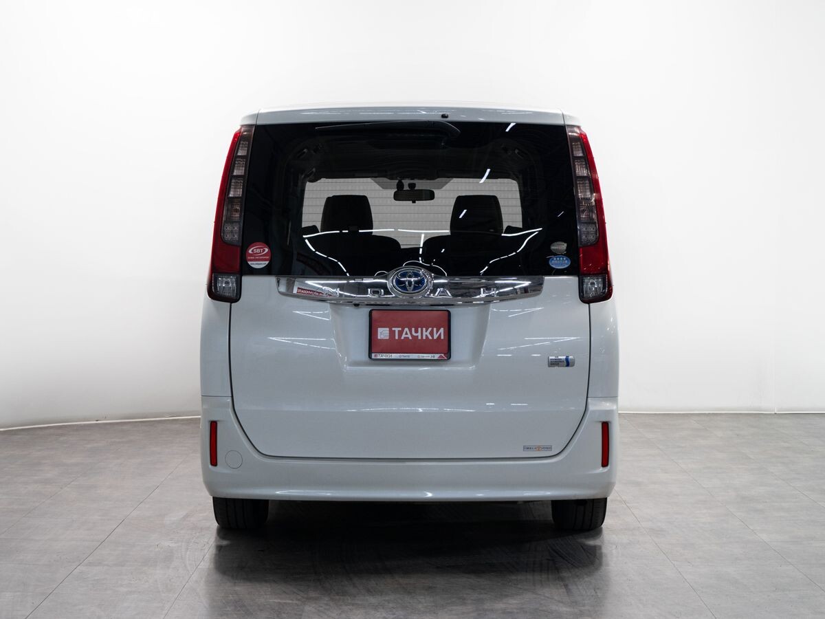 Toyota Noah 2014 - фото автомобиля