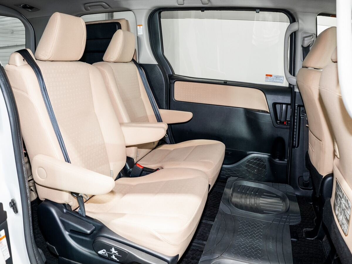 Toyota Noah 2014 - фото автомобиля
